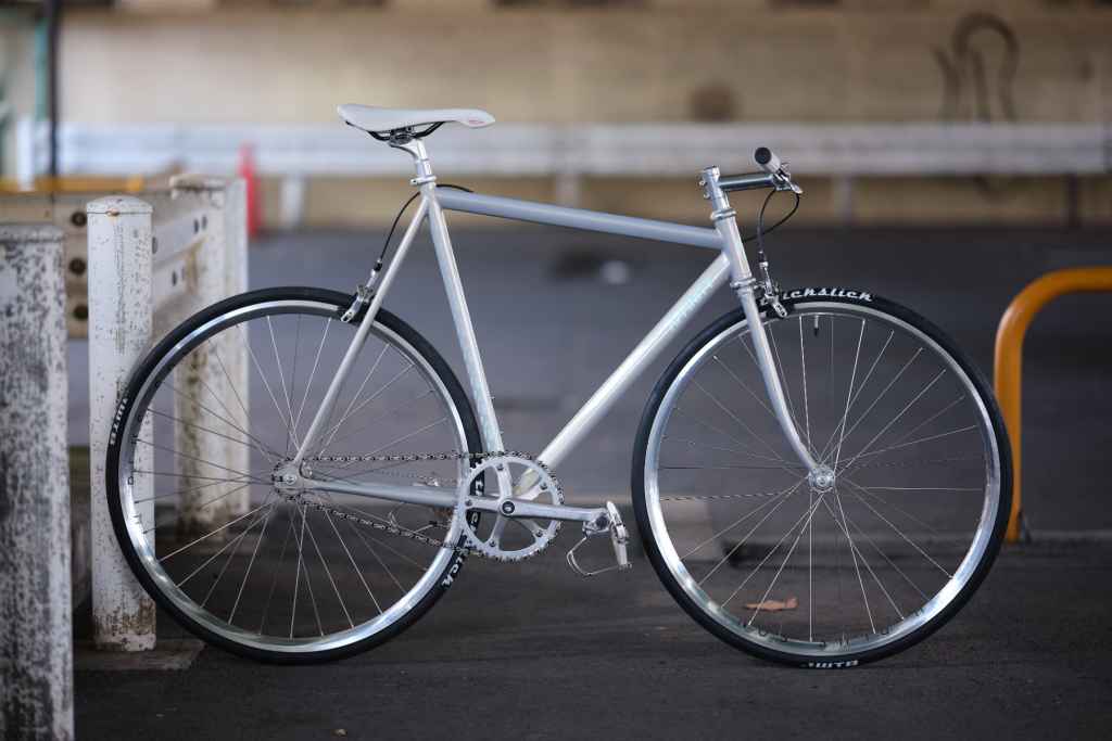 AFFINITY CYCLES* 2024 lo pro track frame (iridescent grey