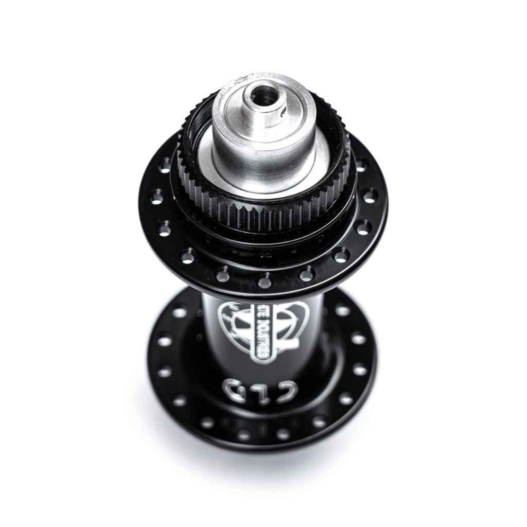 WHITE INDUSTRIES CLD フロントハブ QR ブラック 32H WHITE INDUSTRIES* CLD+ boost disc hub front (black) - BLUE