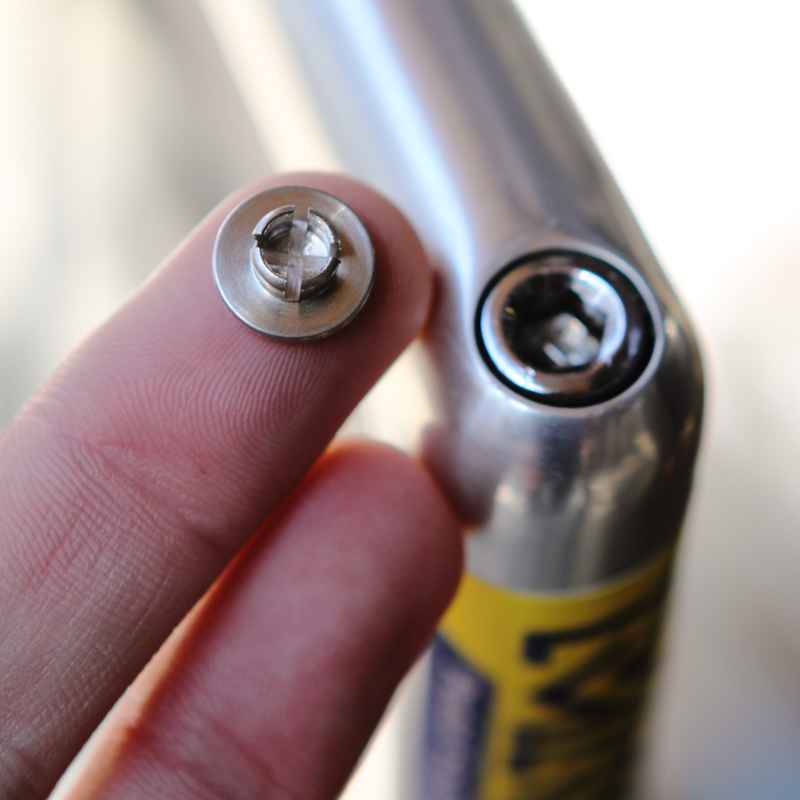 パーツ NITTO MT-32 100mm BLUE LUG NITTO* MT-32 low stack stem (dull) - BLUE LUG GLOBAL ONLINE