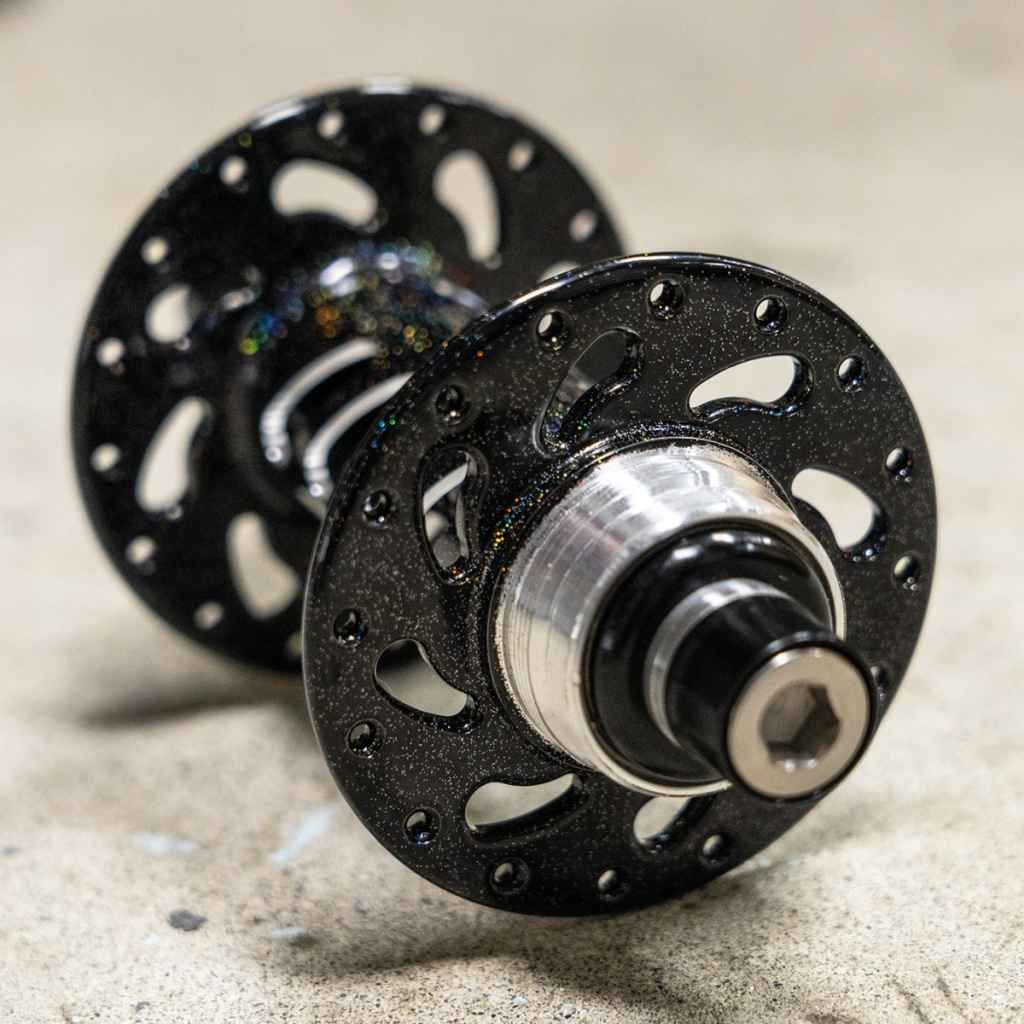 ONYX RACING PRODUCTS* Helix track hub rear (black aura