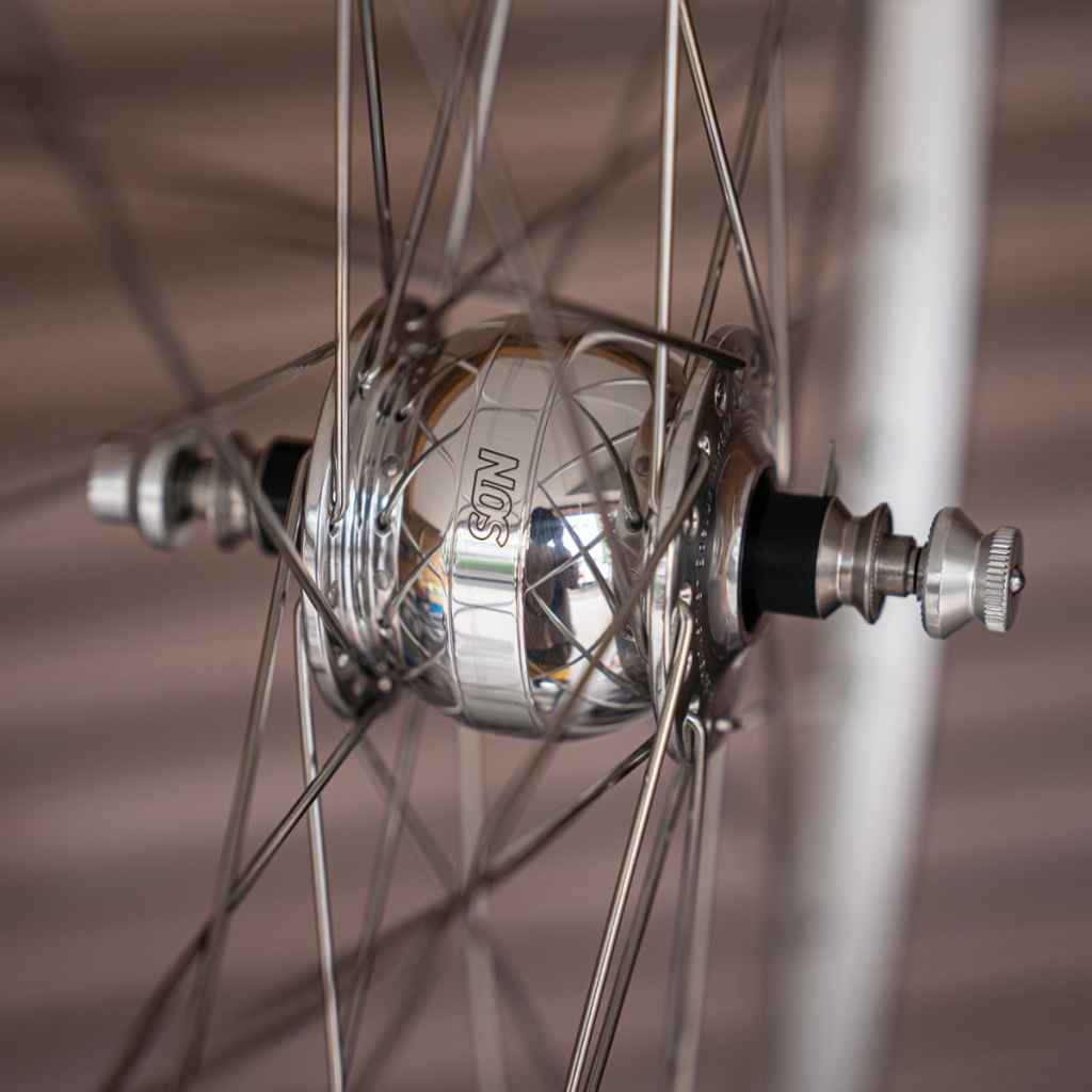 VELOCITY×SON NABENDYNAMO* atlas 650B dynamo wheel (silver) - BLUE