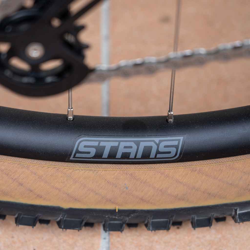 NOTUBES* arch mk4 disc rim - BLUE LUG ONLINE STORE