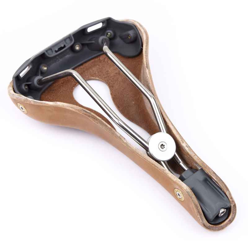 BERTHOUD* aspin open leather saddle (natural) - BLUE LUG ONLINE STORE