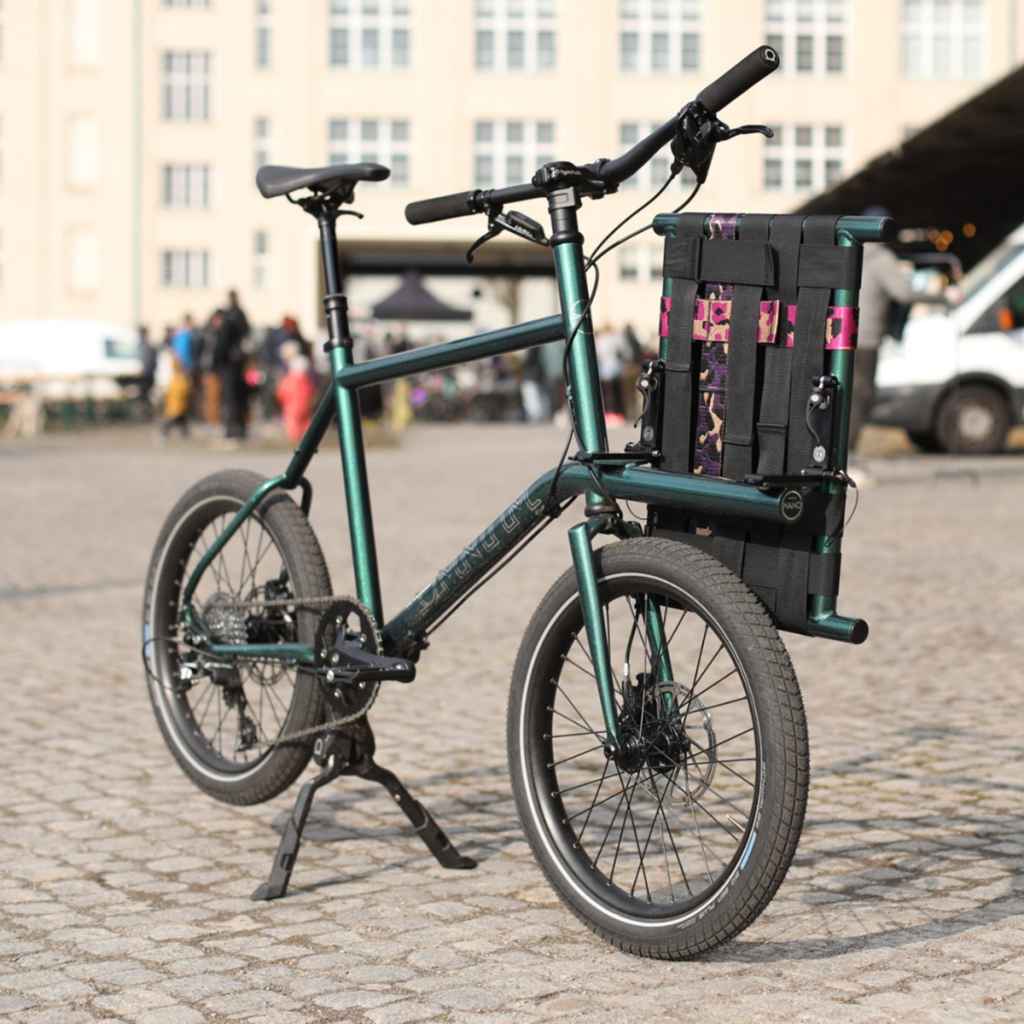 OMNIUM* nano kickstand (black) - BLUE LUG ONLINE STORE