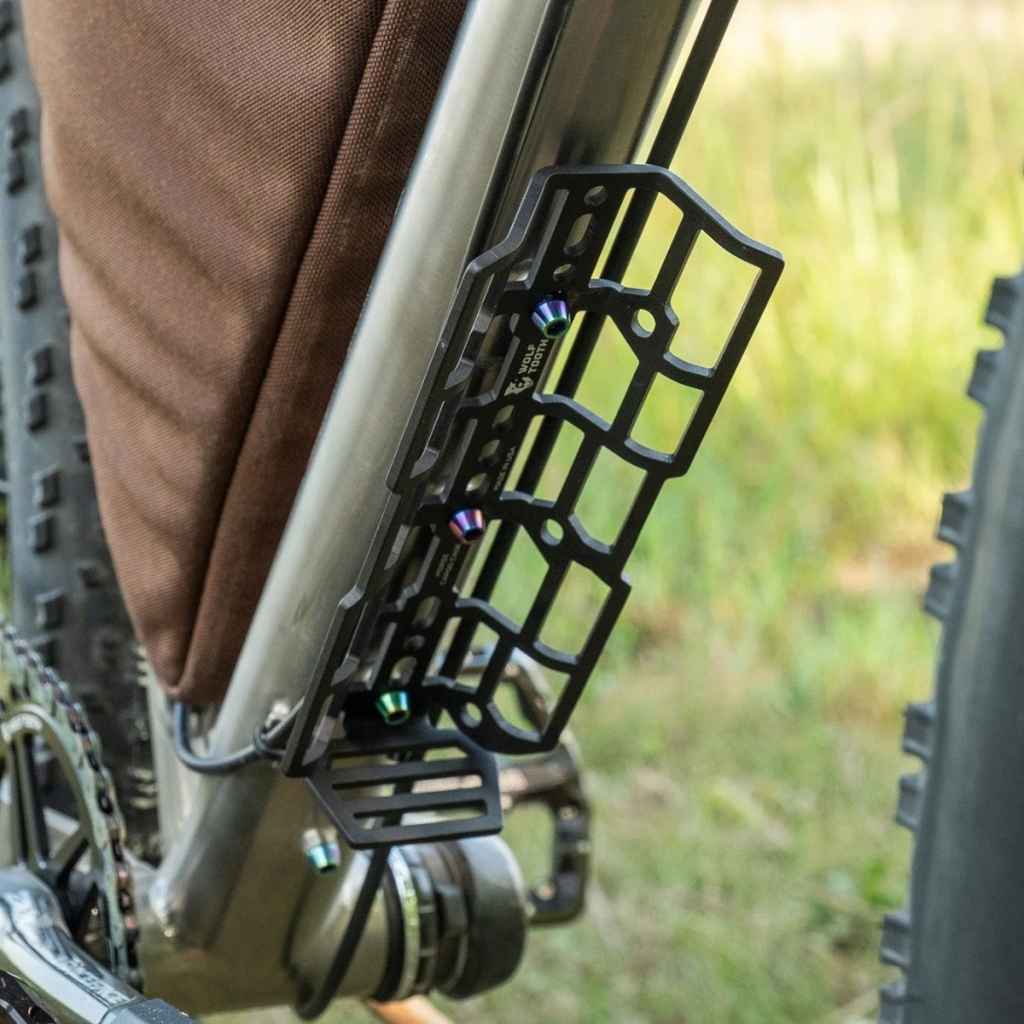 WOLF TOOTH COMPONENTS* morse cargo cage (black) - BLUE LUG