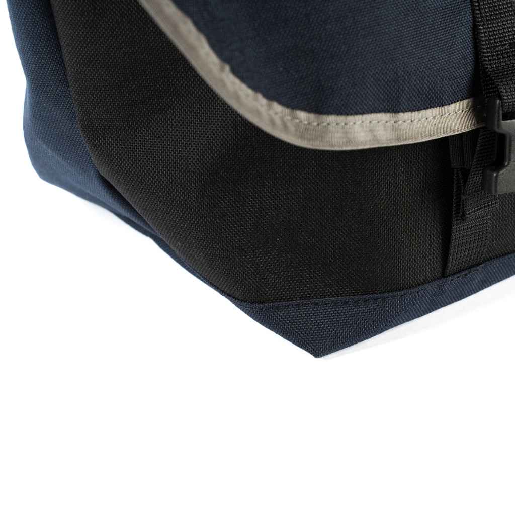 バッグ BLUELUG the messenger bag navy BLUE LUG* the messenger bag (navy) - BLUE LUG GLOBAL ONLINE