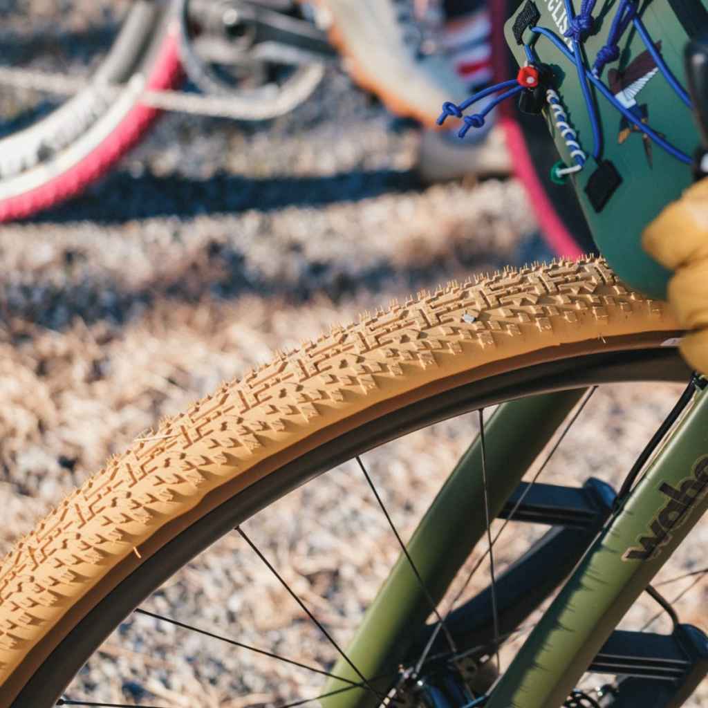 PANARACER* new gravel king X1 (honey butter/black) - BLUE LUG