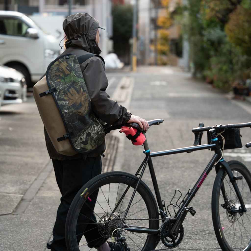 BLUE LUG* the messenger bag (custom/tree camo/beige) - BLUE LUG
