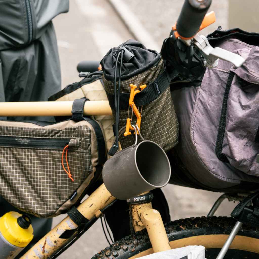 FAIRWEATHER* stem bag (wax brown) - BLUE LUG ONLINE STORE