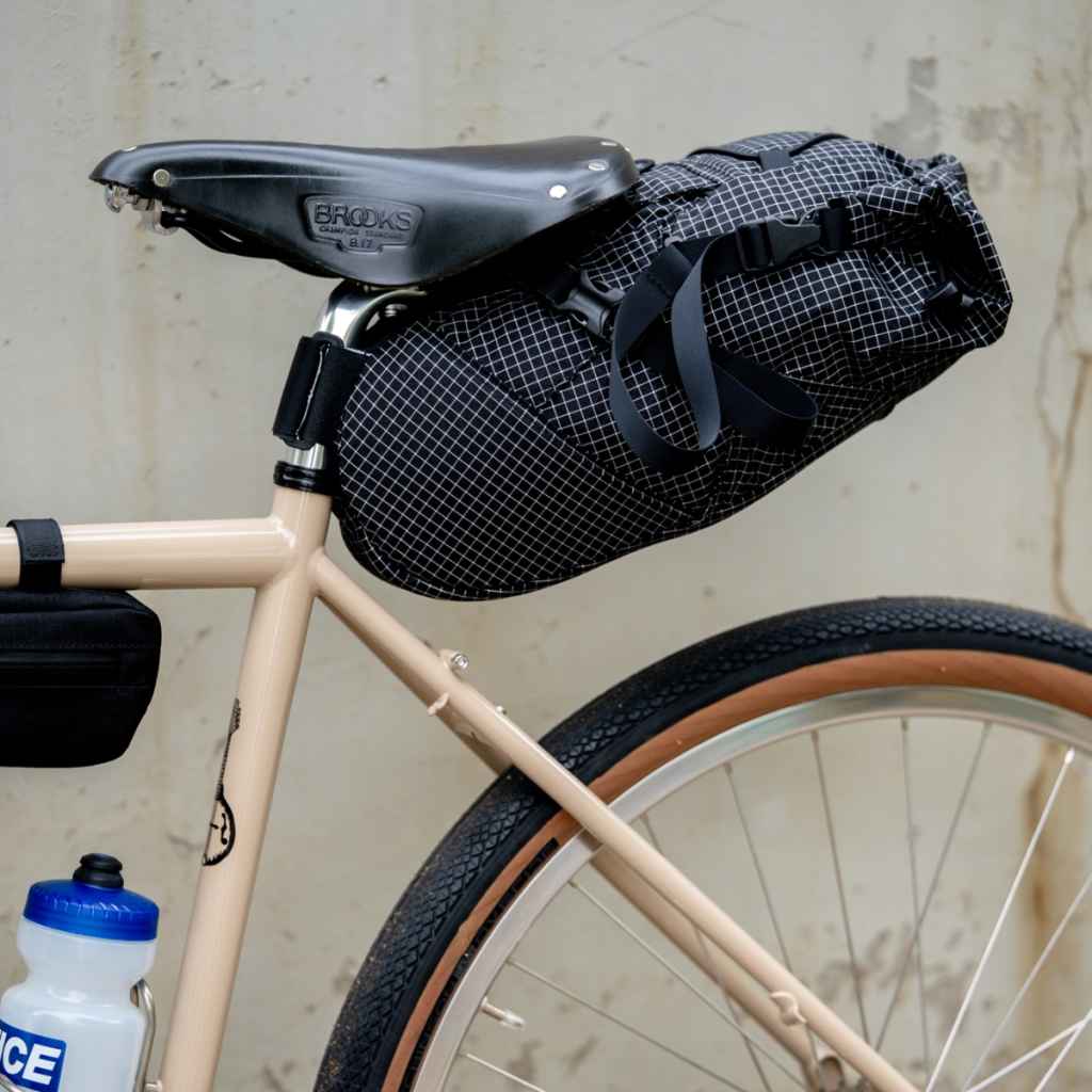 アクセサリー FAIRWEATHER seat bag x-pac black FAIRWEATHER* seat bag (x-pac black) | TOLT 旅と暮ら
