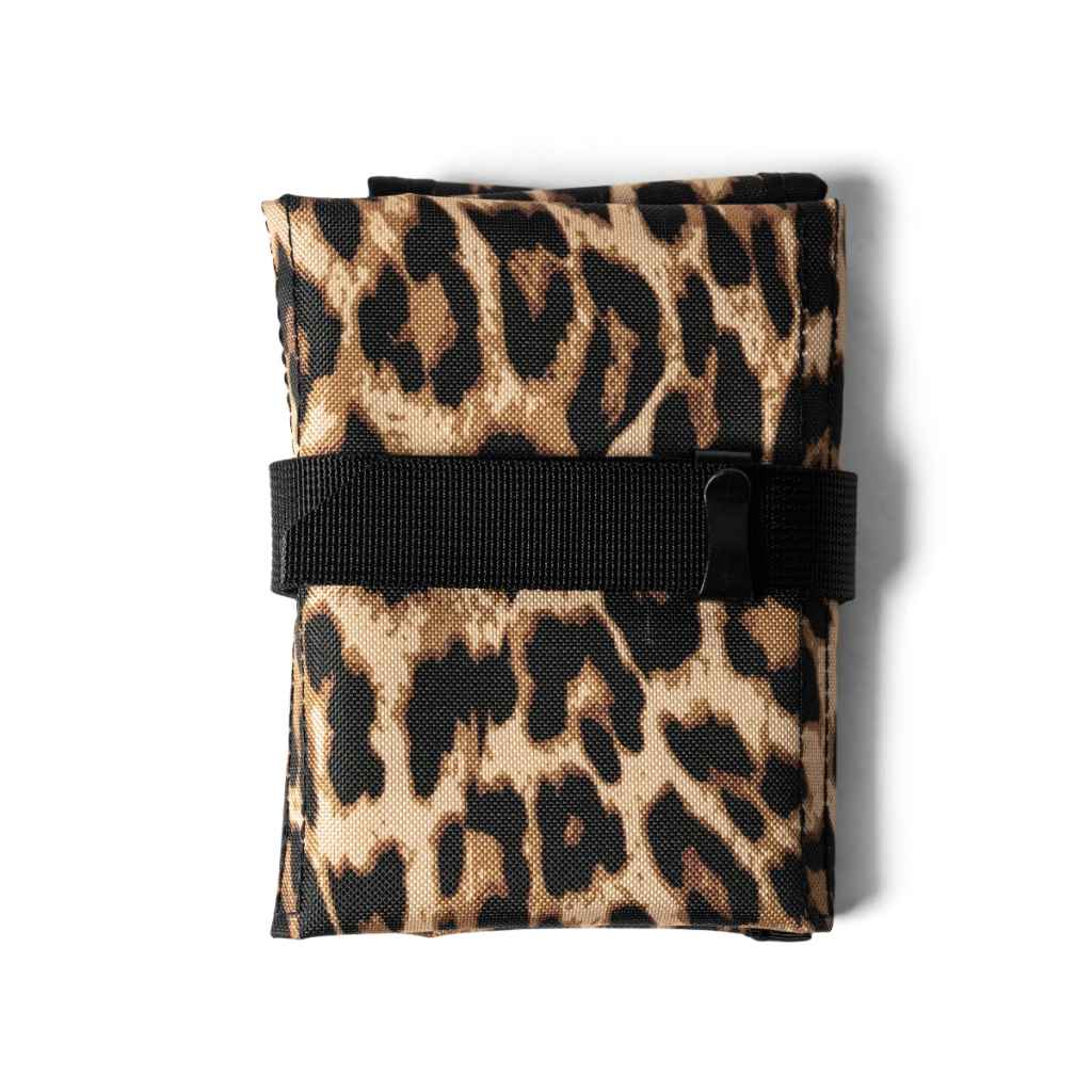 REALM* saddle tool roll cobra buckle (leopard) - BLUE LUG ONLINE STORE