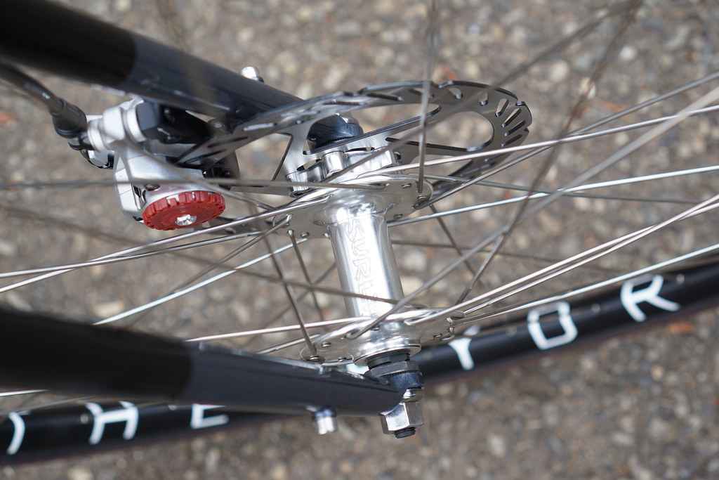 SURLY* ultra new disc front hub (black) - BLUE LUG ONLINE STORE