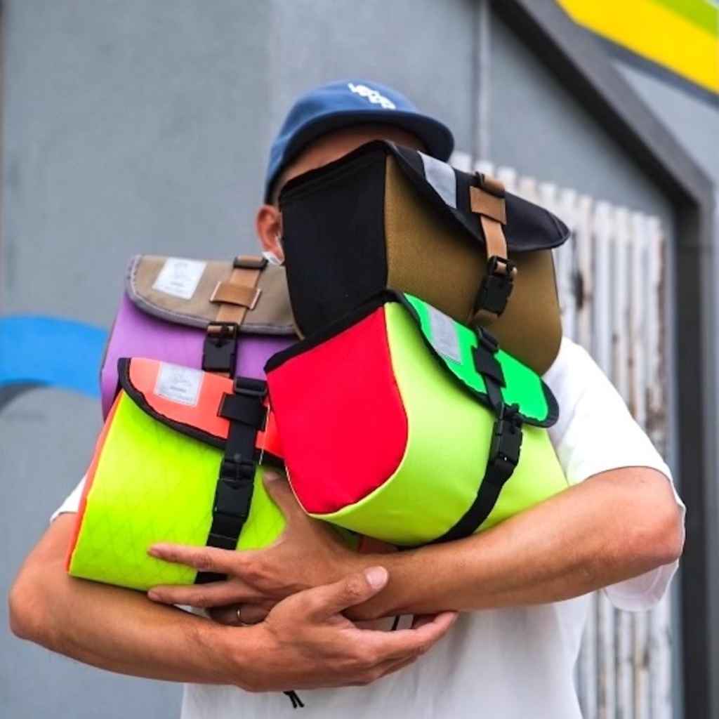 THE INCONVENIENCE STORE×BLUE LUG* bento bag (flash yellow) - BLUE