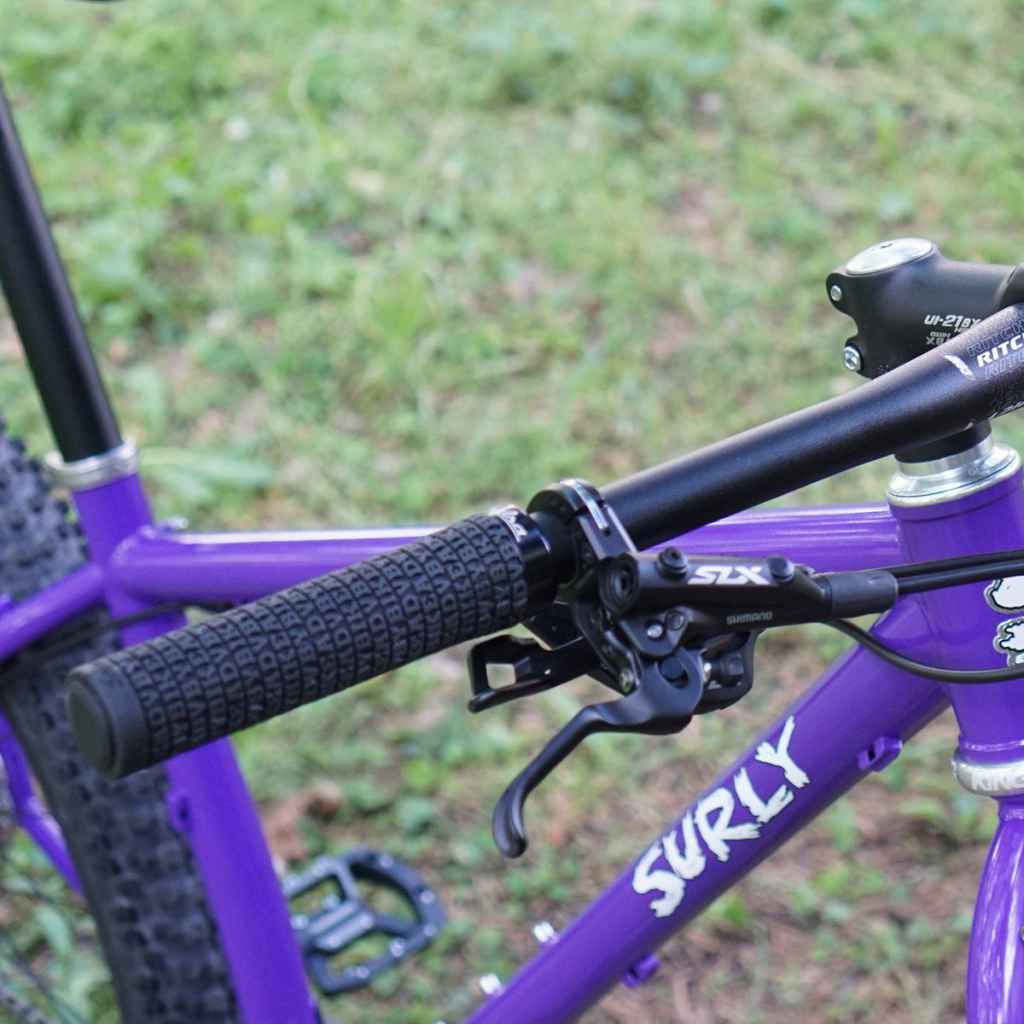 salsa様 SALSA CYCLES* backcountry lock-on grip (black) - BLUE LUG