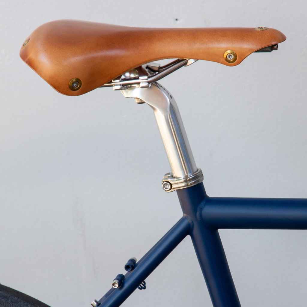 BERTHOUD* galibier leather saddle (natural) - BLUE LUG