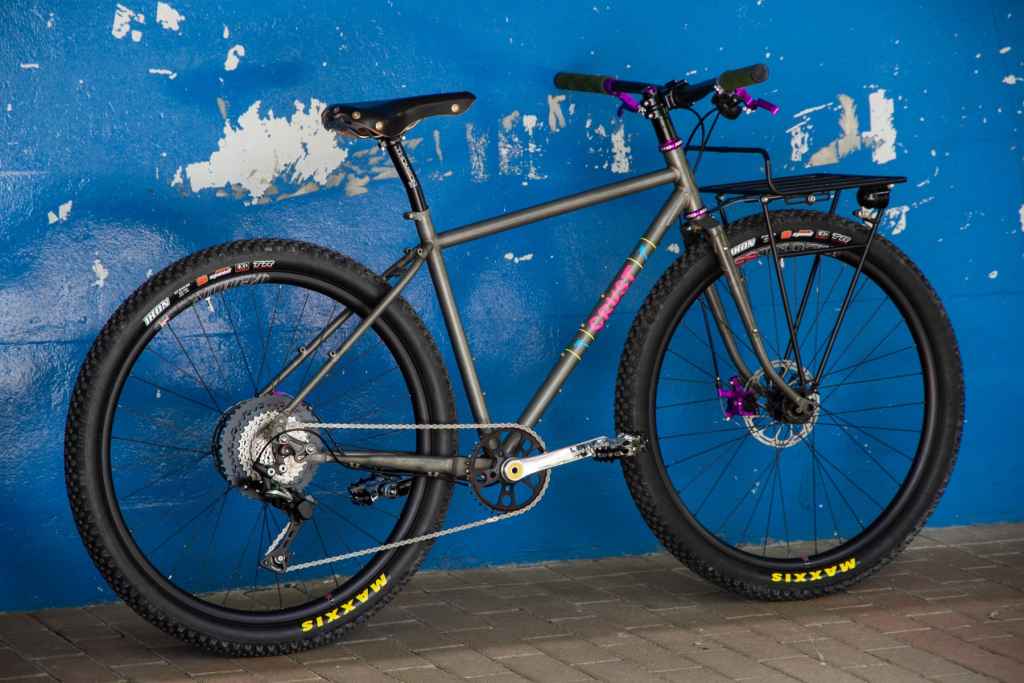 MAXXIS* ikon (black) - BLUE LUG ONLINE STORE