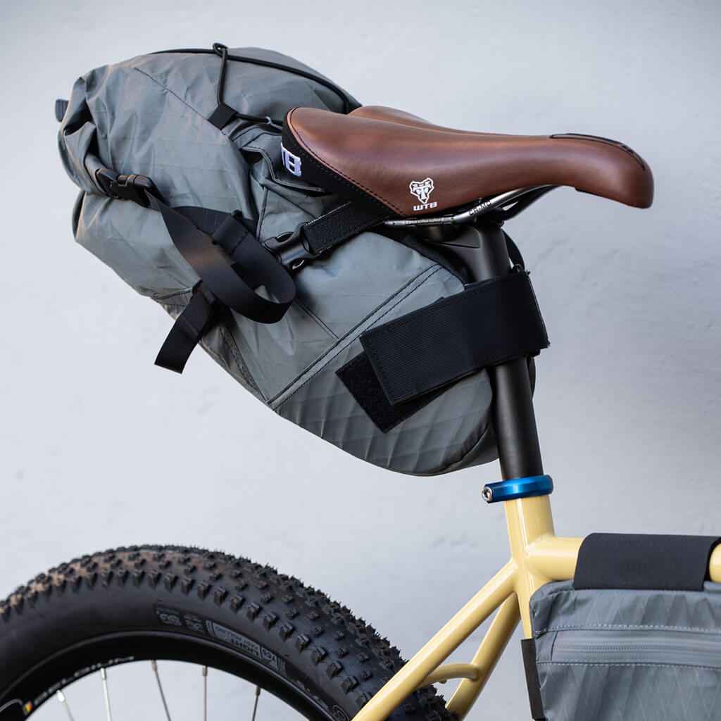 FAIRWEATHER* seat bag (black) - BLUE LUG ONLINE STORE