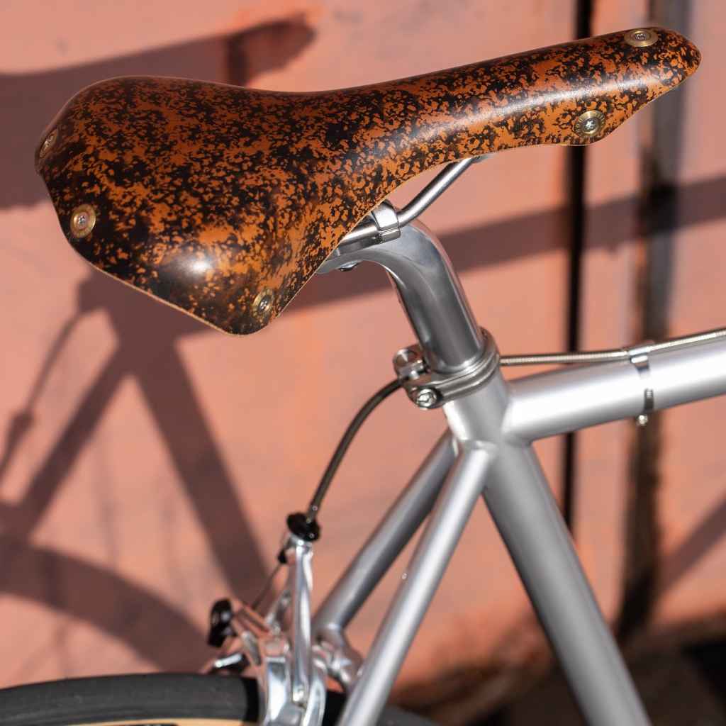 BERTHOUD* galibier leather saddle (cork) - BLUE LUG ONLINE STORE