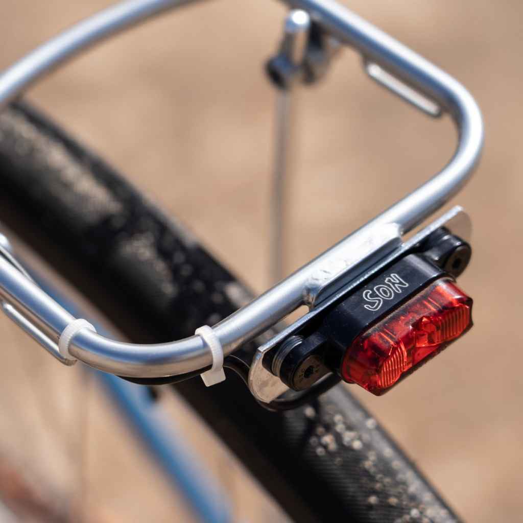 定番人気！ rack light rear NABENDYNAMO* SON mount LUG BLUE - (black) アクセサリー