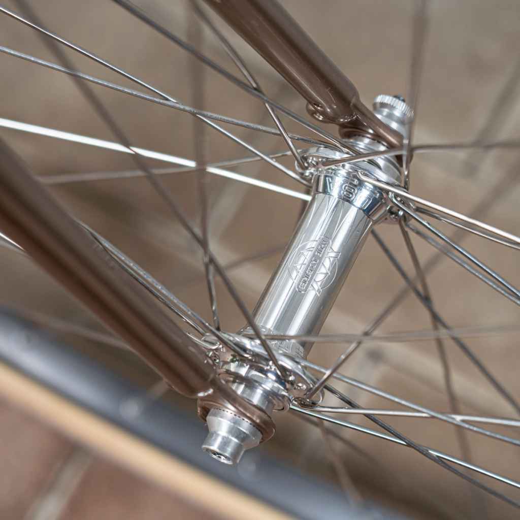新品White Industries T11フロントハブ 20H 100mm幅 新品White Industries T11フロントハブ 20H 100mm幅
