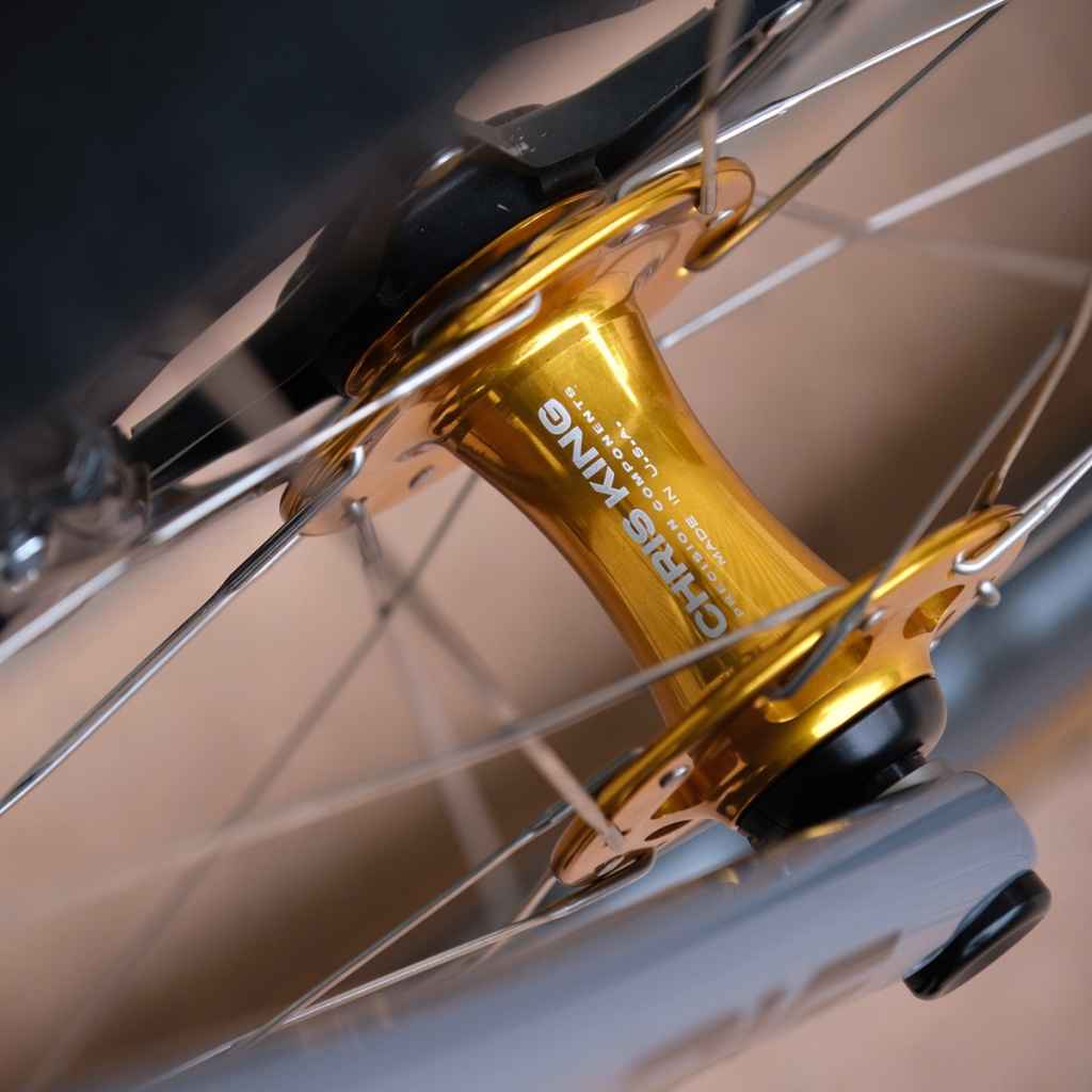 CHRIS KING* R45 disc road hub front (gold/center lock) - BLUE LUG