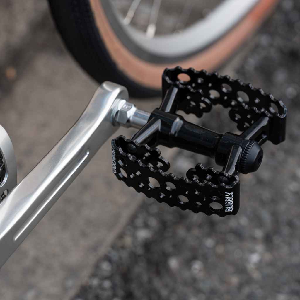 SIMWORKS Bubbly Pedal 黒 フラットペダル SIM WORKS* tiny bubbly pedal (black) - BLUE LUG GLOBAL
