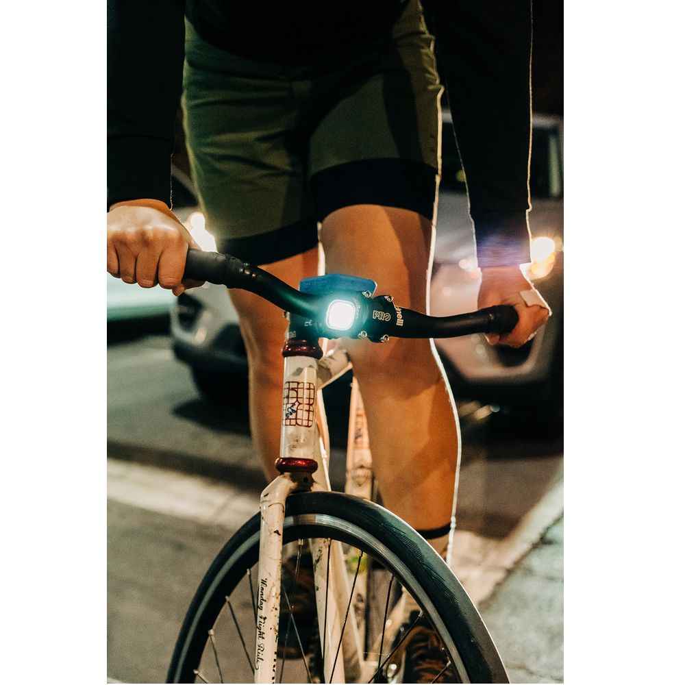 KNOG* blinder mini skull (front) - BLUE LUG ONLINE STORE