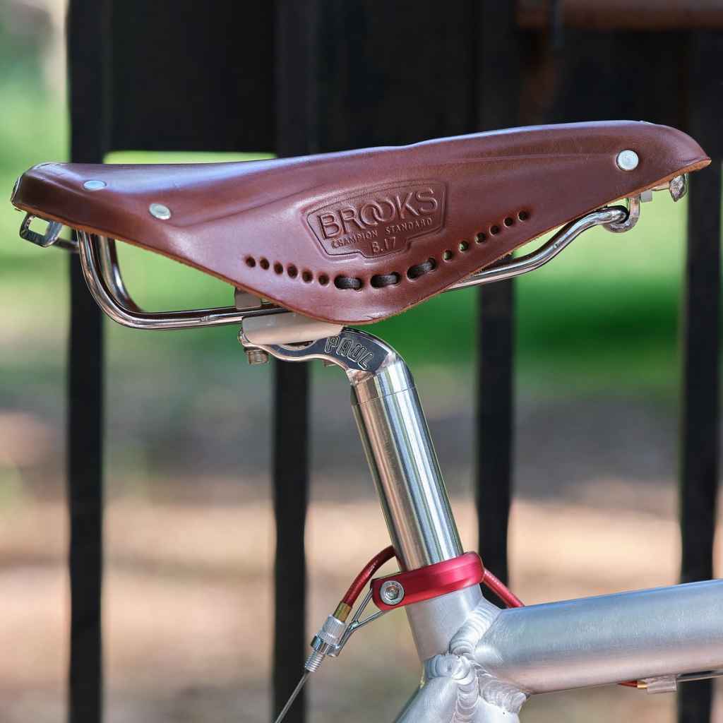 B17 Carved, the leather touring saddle - Brooks England