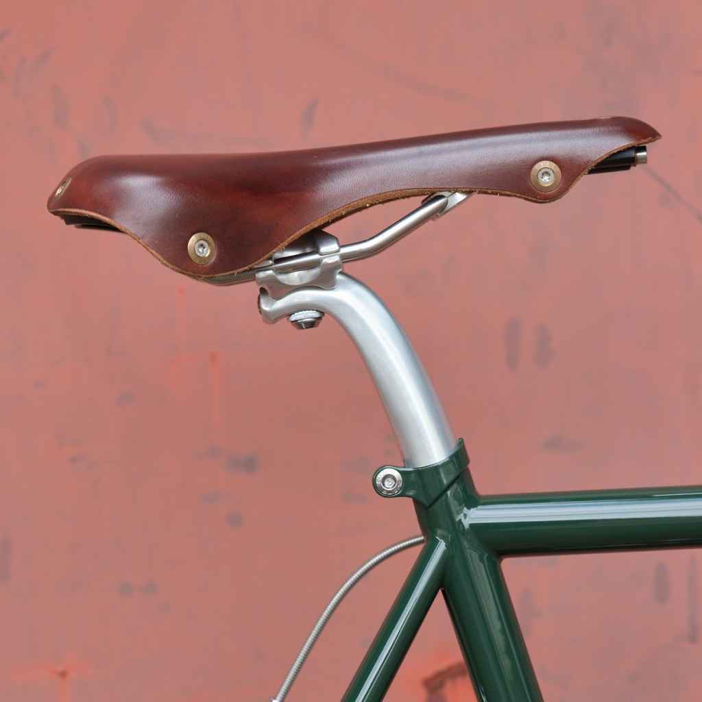 BERTHOUD* soulor leather saddle (brown) - BLUE LUG ONLINE STORE