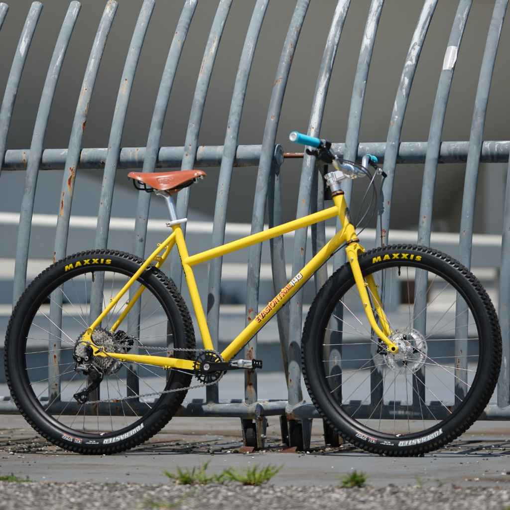 CHRIS KING* nothreadset tapered 1.5 (black/gold) - BLUE LUG ONLINE