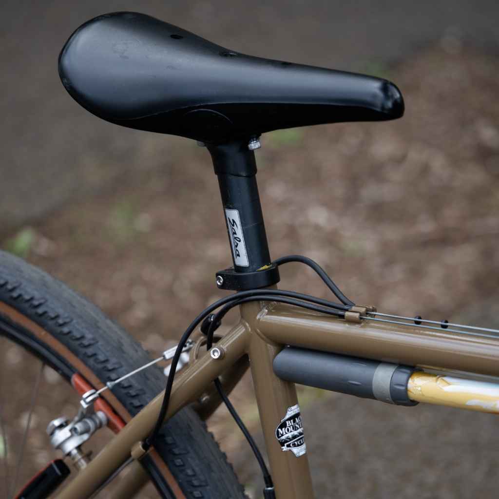 70年代のチネリ ユニカサドル CINELLI 「チネリ」 UNICANITOR サドル / 大阪美原北インター店