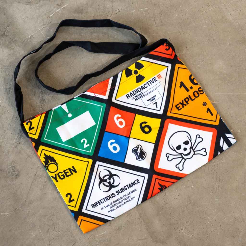 MASH* musette bag (safety) - BLUE LUG ONLINE STORE