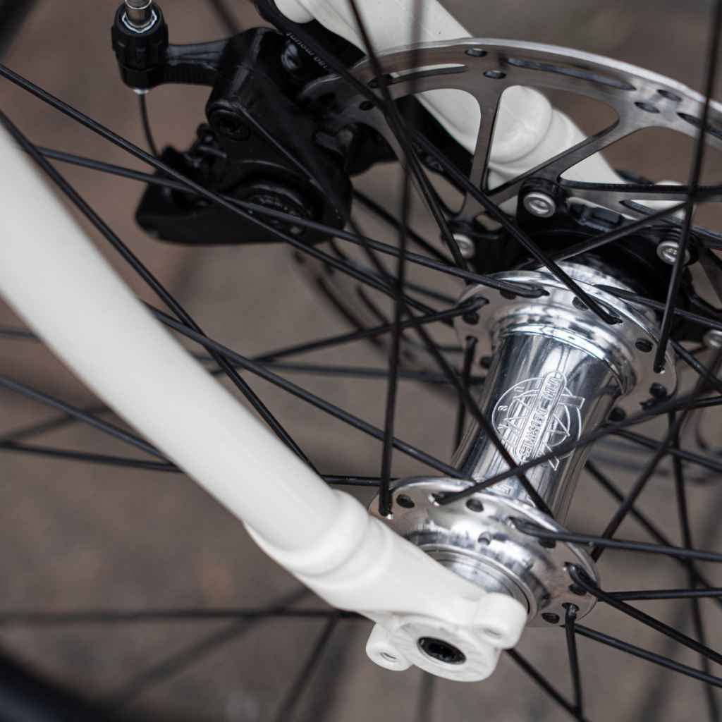 WHITE INDUSTRIES* CLD 12mm thru-axle hub front (silver