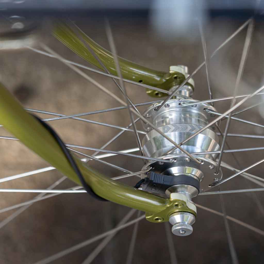 SHUTTER PRECISION* SV-8 dynamo hub (silver/32H) - BLUE LUG ONLINE