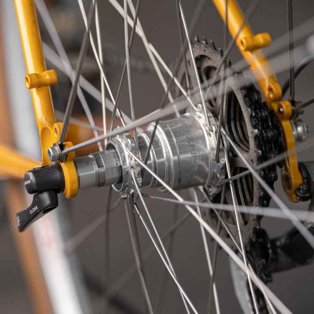 ONYX RACING PRODUCTS* vesper road hub rear (silver) - BLUE