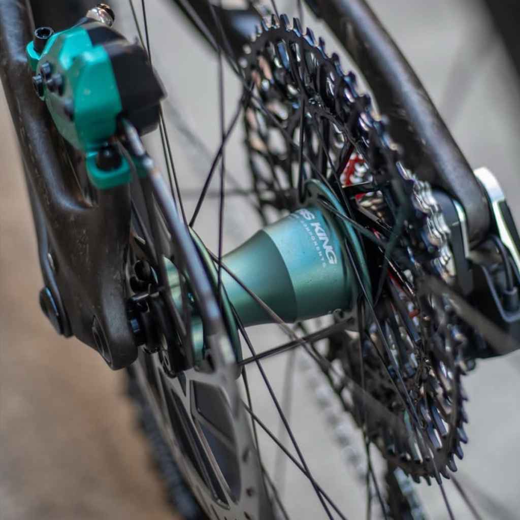 CHRIS KING* R45 disc road hub rear (matte jade/center lock) - BLUE