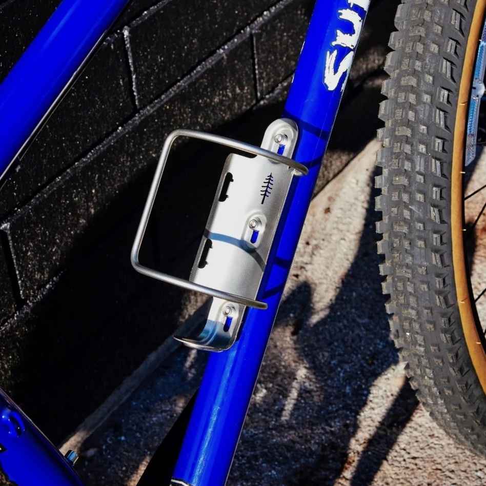 小物入れ barabara サクラオディスティラリー ウイスキー用レザートランク」発売の