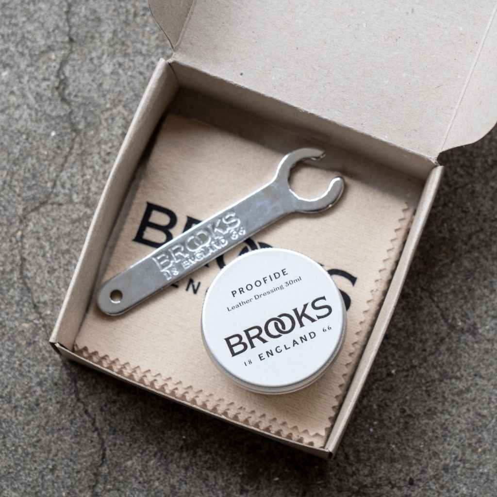 BROOKS* leather saddle care kit - BLUE LUG ONLINE STORE