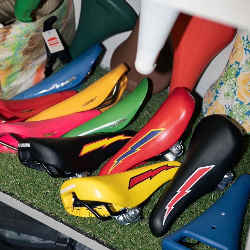 クウラ KUWAHARA* lightning saddle (yellow/black) - BLUE LUG ONLINE