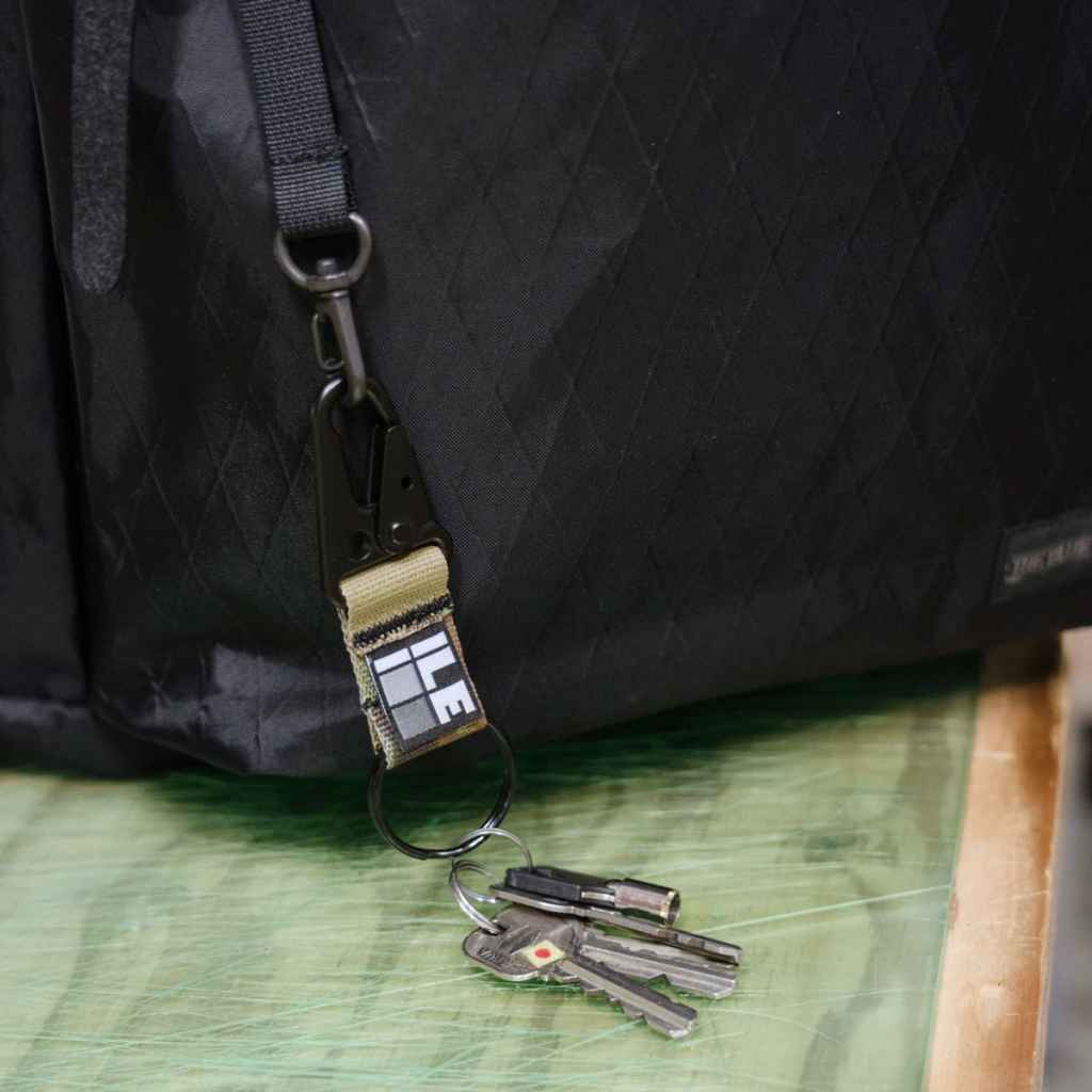 ILE* key clip (blaze) - BLUE LUG ONLINE STORE