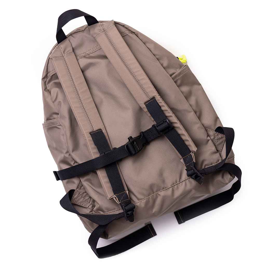 ブルーラグ　BLUE LUG バックパック BLUE LUG* THE DAY PACK (black/yellow reflector) - BLUE LUG