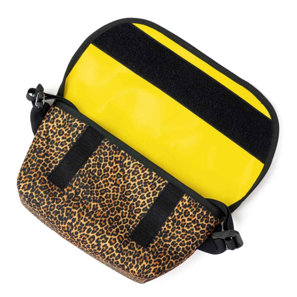 BLUE LUG* hip messenger (leopard) - BLUE LUG ONLINE STORE