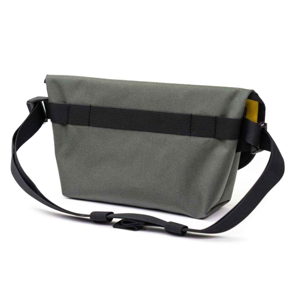 KemブルーラグBLUE LUG hip messenger bag BLUE LUG* hip messenger (grey/yellow reflector) - BLUE LUG