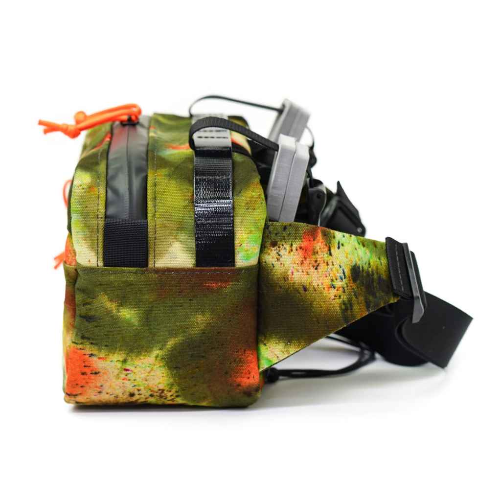 REALM* dual duty hip/handlebar bag XL (gator camo) - BLUE LUG