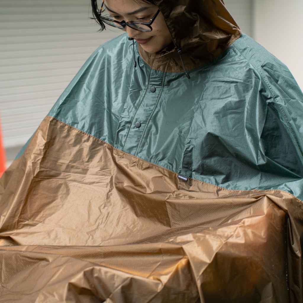 FAIRWEATHER ポンチョ (green/coyote）Lサイズ FAIRWEATHER packable rain poncho green/coyote Lサイズ