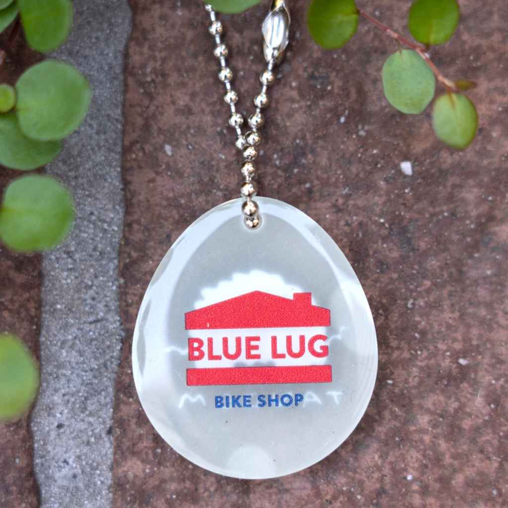 CUE! AiRBLUE ホログラムキーホルダー 自衛隊 グッズ ブルーインパルス エンブレム 空自 キーホルダー