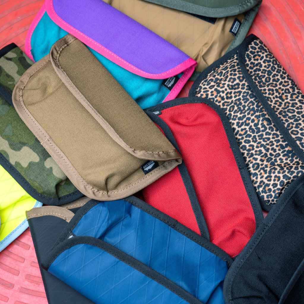 BLUE LUG* phone pouch (leopard) - BLUE LUG ONLINE STORE