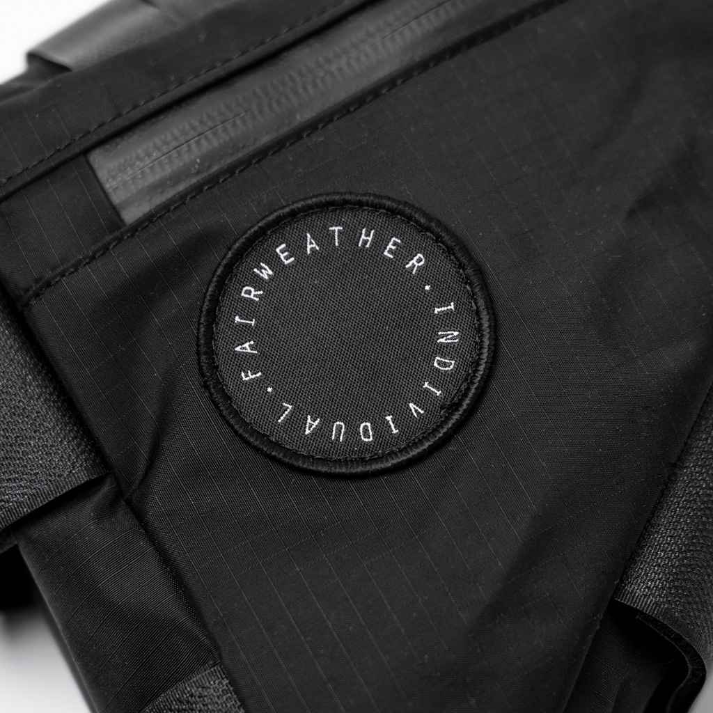 FAIRWEATHER* corner bag (black) - BLUE LUG ONLINE STORE