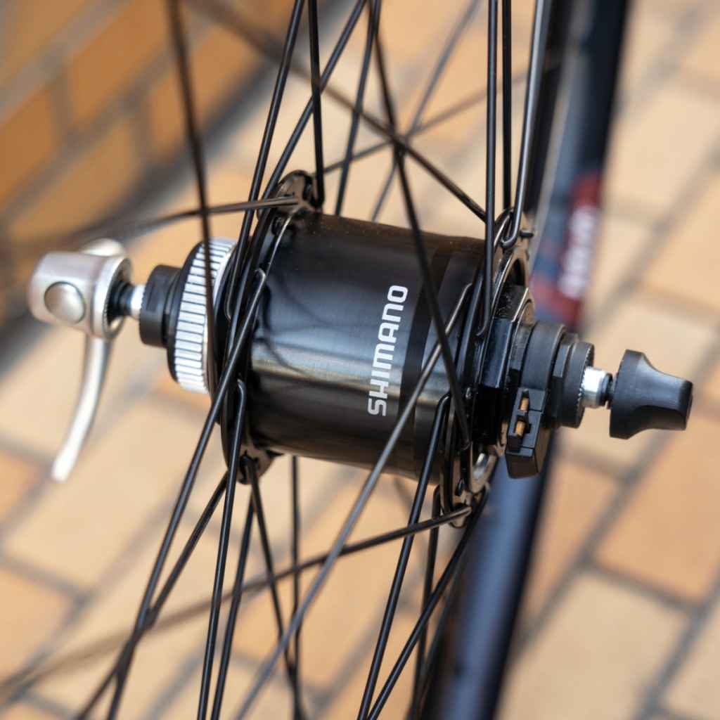 VELOCITY* cliffhanger 650B dynamo wheel (black) - BLUE LUG