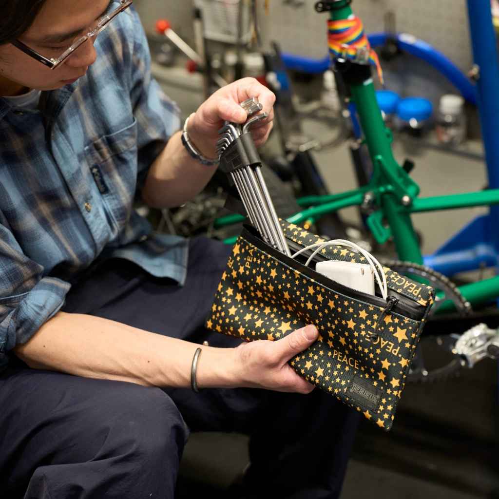BLUE LUG* dry pouch (leopard/black) - BLUE LUG ONLINE STORE